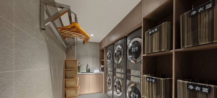 贵阳北站西广场亚朵酒店图片