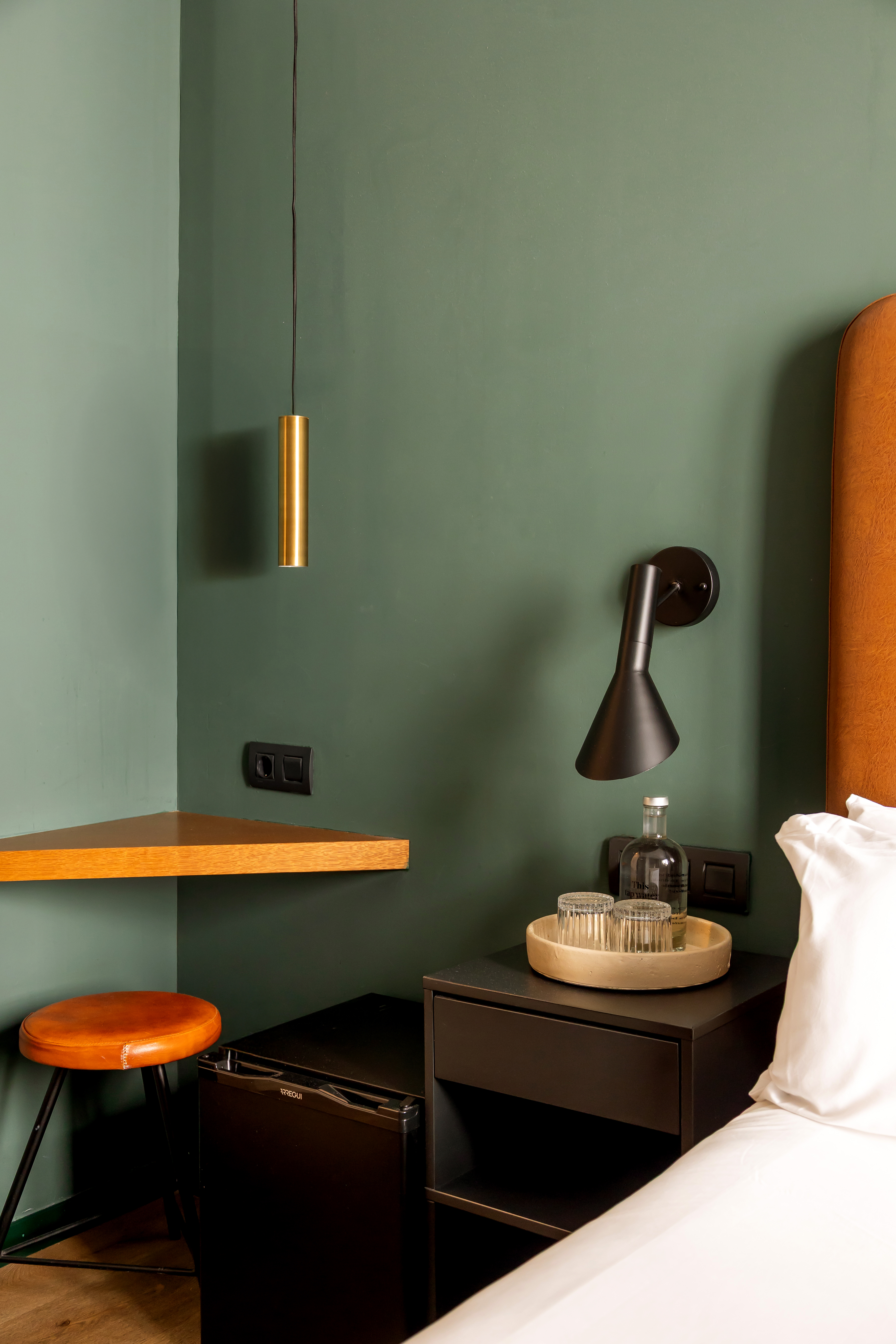 Colectia Stays AtochaOver view