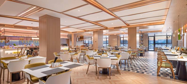 长白山高铁站温泉希尔顿惠庭酒店图片