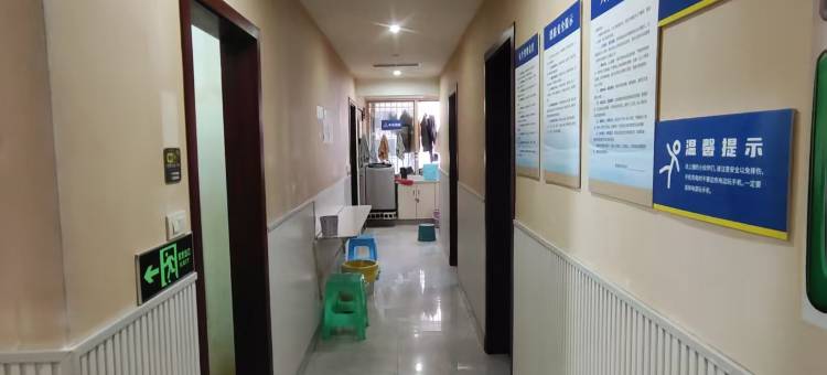 鑫圆青年旅舍(观音桥步行街店)图片