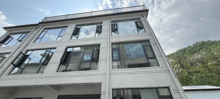 栾川依山伴水民宿图片