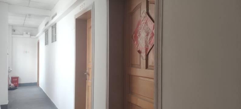 林芝川藏线标间旅社图片