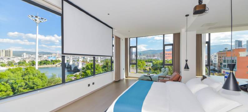 大理星辰海大海景酒店(大理站兴盛大桥店)图片