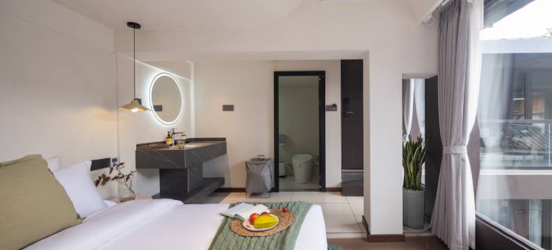 蓝栖美居设计师民宿(忠义市场木府店)图片