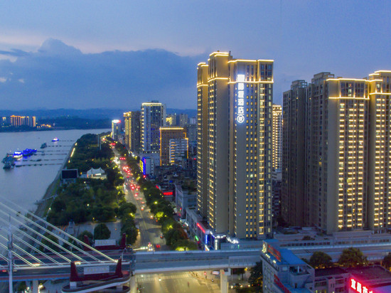 丽橙酒店·智(宜昌三峡游客中心滨江万达店)