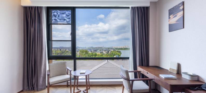 青岛胶州富华豪生酒店(胶东机场少海国家湿地公园店)图片