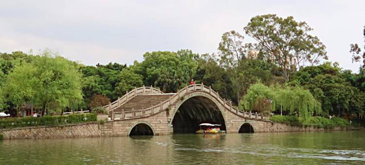 华驿宾馆(福州三坊七巷西湖公园店)图片