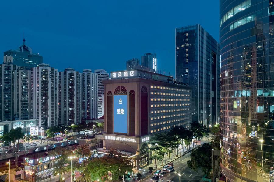 深圳羅湖口岸萬象城亞朵酒店