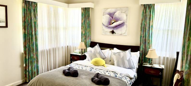 Four Season Home图片