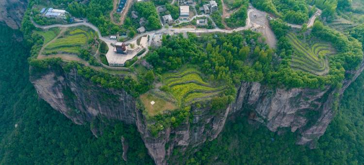 悬崖宿集·太行故事民宿(新乡辉县宝泉旅游区店)图片