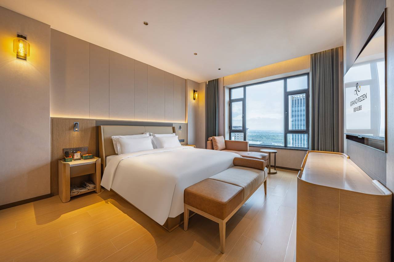 伊宁市政府伊犁河丽呈华廷酒店图片