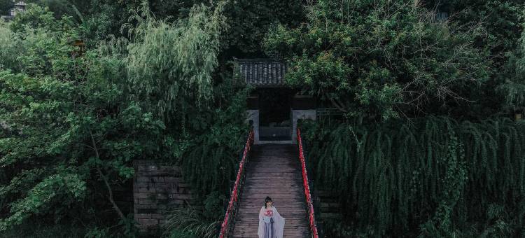 拾三戋南华宫私汤禅宿图片