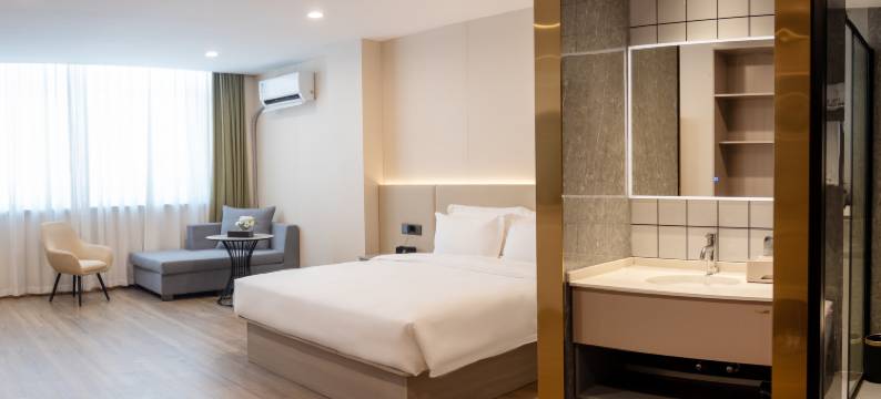 菏泽柒月酒店(三角花园店)图片