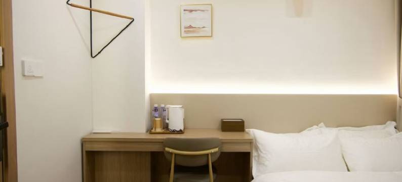 山屿江澜高空江景民宿(解放碑步行街洪崖洞店)图片