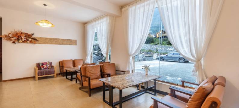 半山归野木屋图片