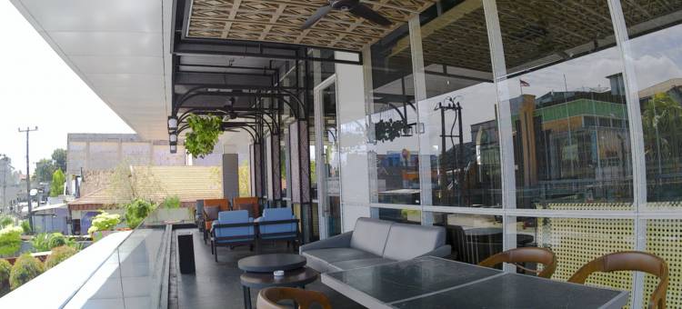 占碑克本杰鲁克卢米诺WH酒店(Luminor Hotel Jambi Kebun Jeruk by WH)图片