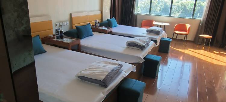 龙里龙瑞银河酒店(龙里北站县中医院店)图片