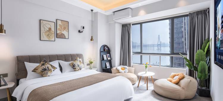 在途影院海景公寓(湛江万达广场荣盛广场店)图片