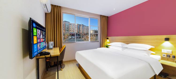 TRIPLE纯泊欢丽酒店(都江堰景区南桥店)图片