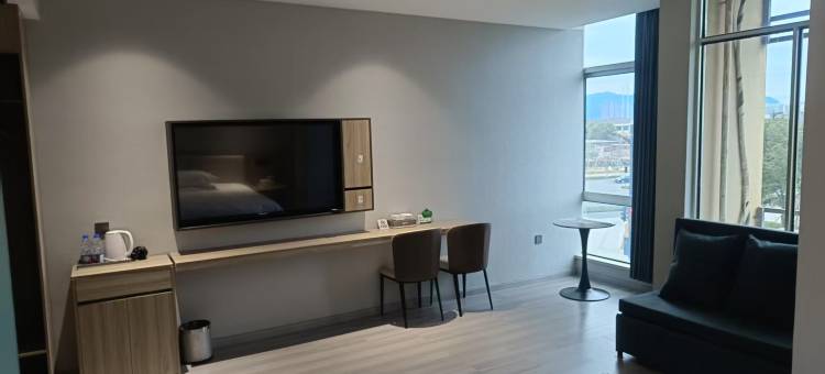 台州和庭主题酒店(财富商贸城恩泽医院地铁站店)图片