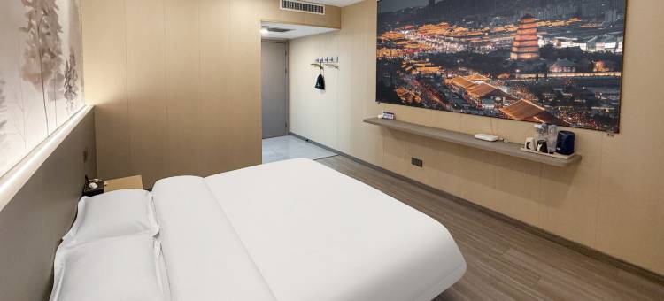 TOWO上品酒店(钟楼南门回民街永宁门地铁站店)图片