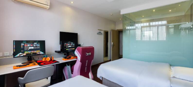 漫品电竞民宿图片