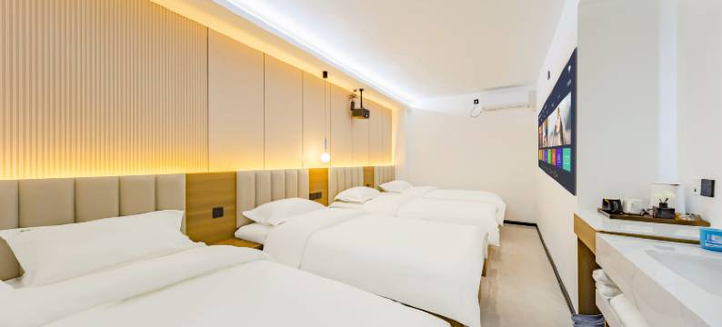 云朗宾馆(长春吉大一院文化广场地铁站店)图片