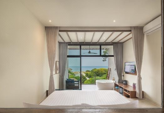 U Pattaya Hotel Overview