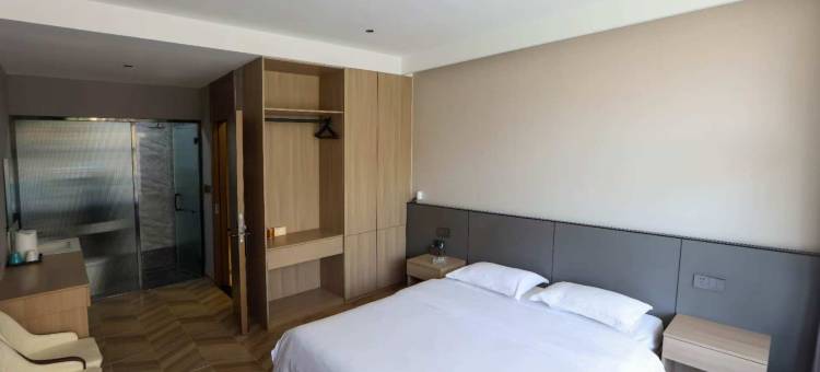 柞树简居酒店(青冈华安国际店)图片