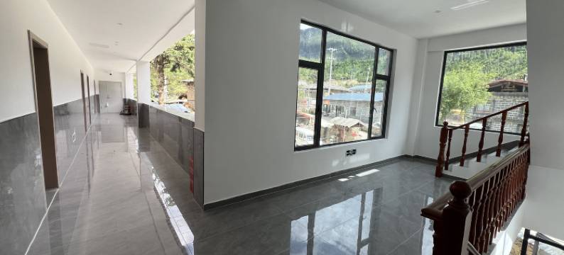 工布江达雅拉仁青客栈图片