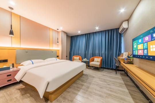 汕城美宿 (汕头龙眼南路美食街万象城店)