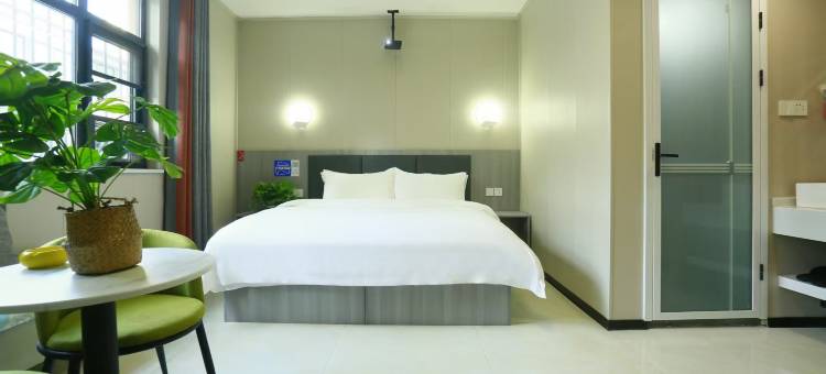 晴岚居民宿(开封河南大学金明广场店)图片