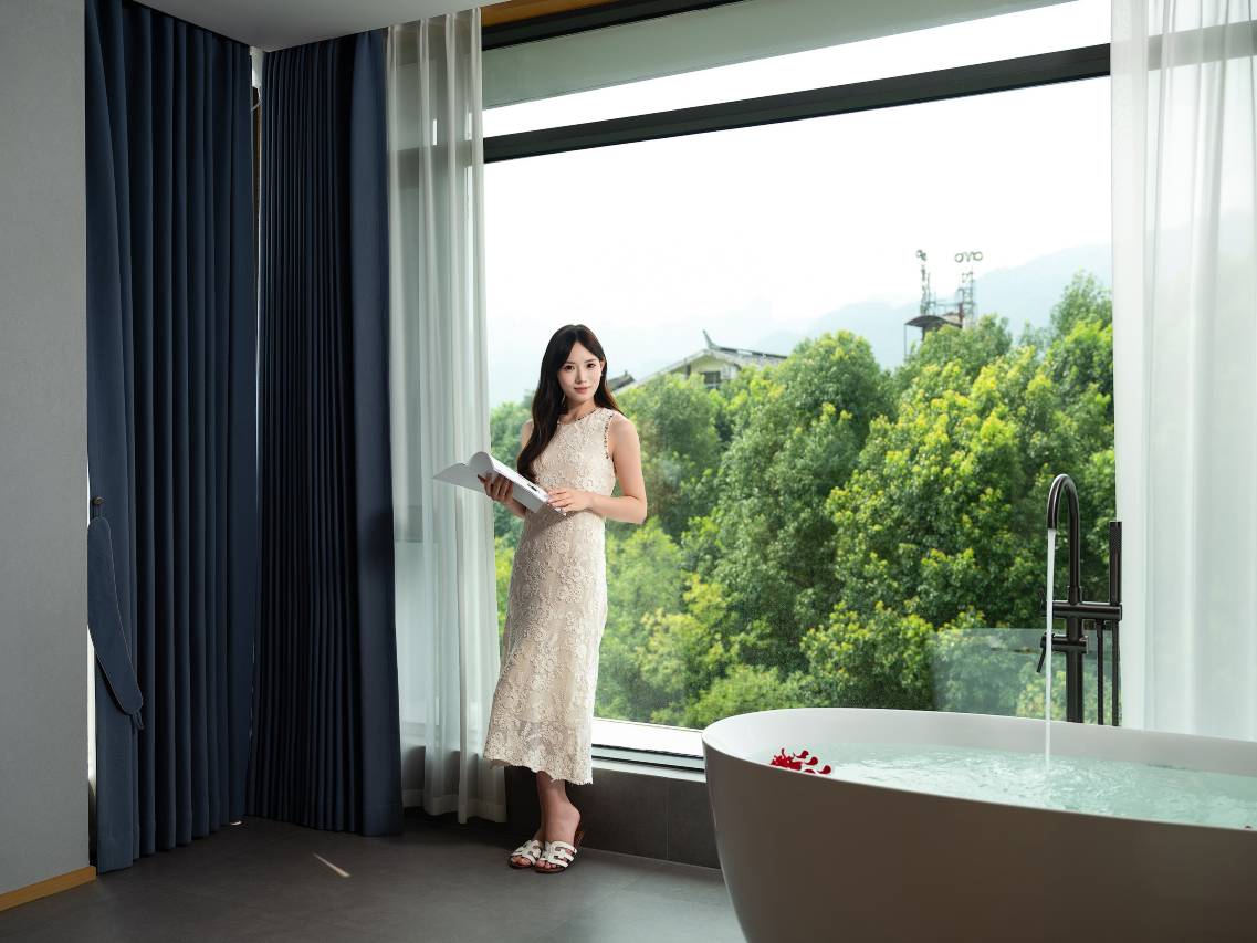 张家界芊山月度假酒店(国家森林公园武陵源标志门店)图片