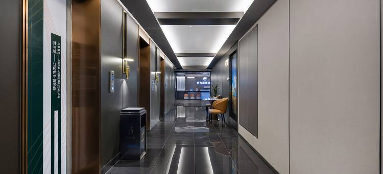 叶与晨电竞电影酒店(天一城七煕易购店)图片