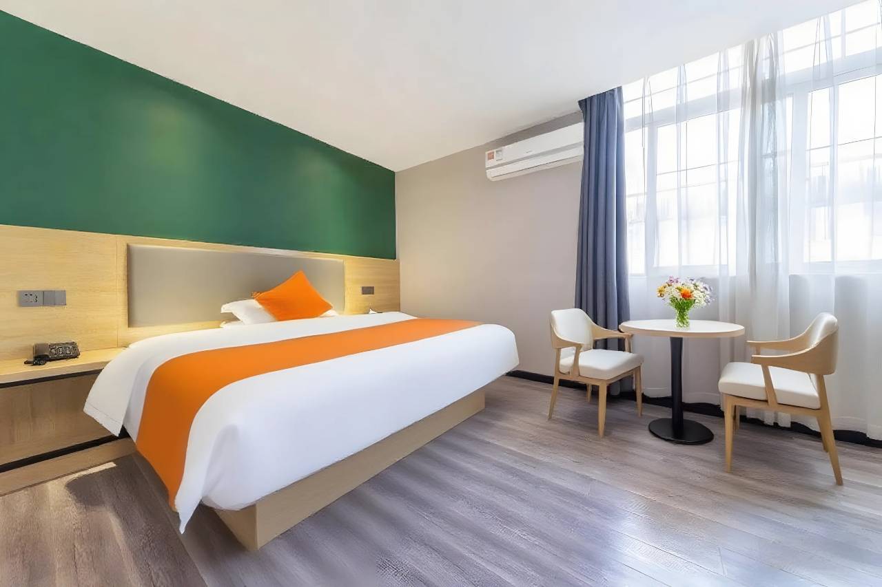 名优民宿(玉林十字街云天文化城店)