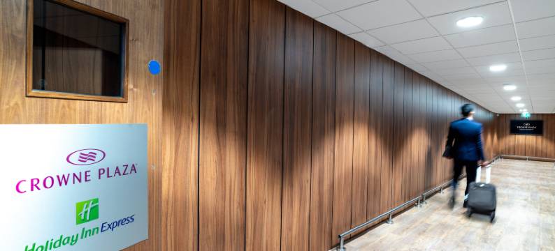 伦敦希斯罗 T4 航站智选假日酒店(Holiday Inn Express LONDON HEATHROW T4 by IHG)图片