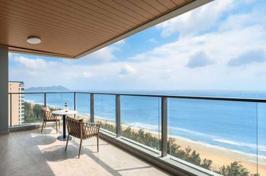 陵水清水湾岭海酒店(东榕雅都荟环球美食店)