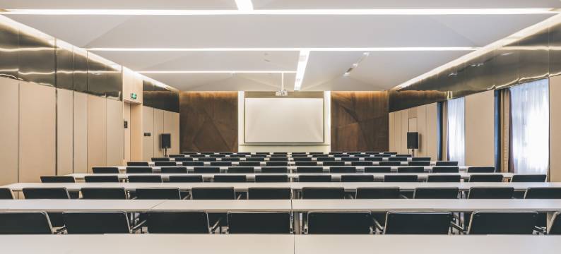 宜尚PLUS酒店(重庆李子坝两路口地铁站店)图片