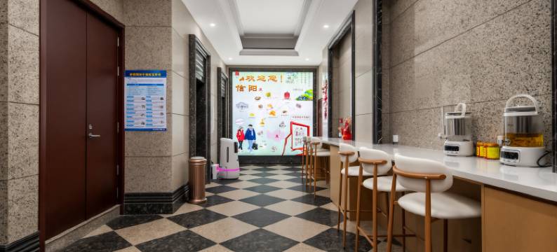 尚辰商务宾馆(信阳火车站店)图片