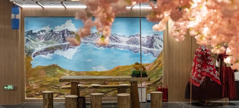 장백•古村落｜CUSTOMARY•ELEGANT观景酒店(长白山北坡集散中心店)图片