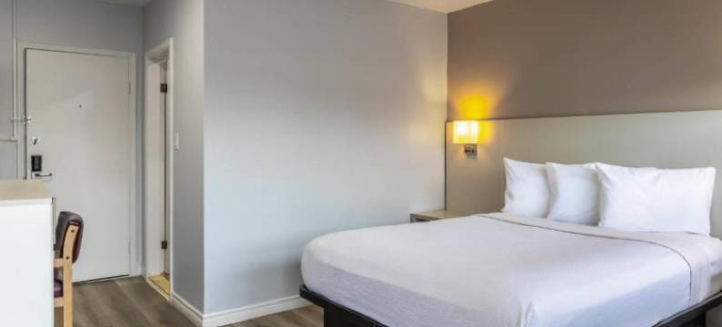 安大略康沃尔6号汽车旅馆(Motel 6 Cornwall, ON)图片