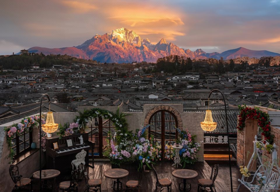 Yunman Mu Mountain SnowPanoramic Aesthetic Vacation Courtyard Viewing the Ancient City Snow Mountain over view