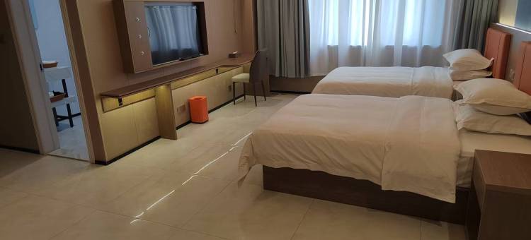 华楠仕旅居(天山国际机场店)图片