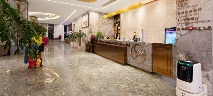 德格仓央嘉措情歌大酒店(马尼干戈店)图片