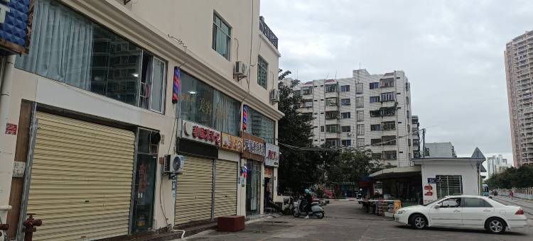 雪儿住宿(亿恒夜市农垦医院店)图片