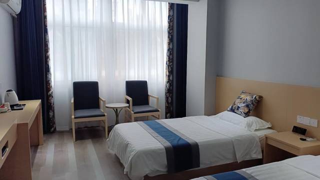 V9城市客栈(天门陆羽广场店)