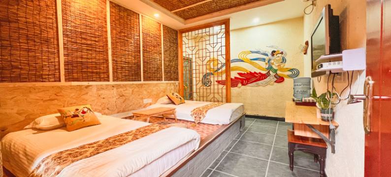 月牙泉梓尘居民宿(鸣沙山月牙泉景区店)图片