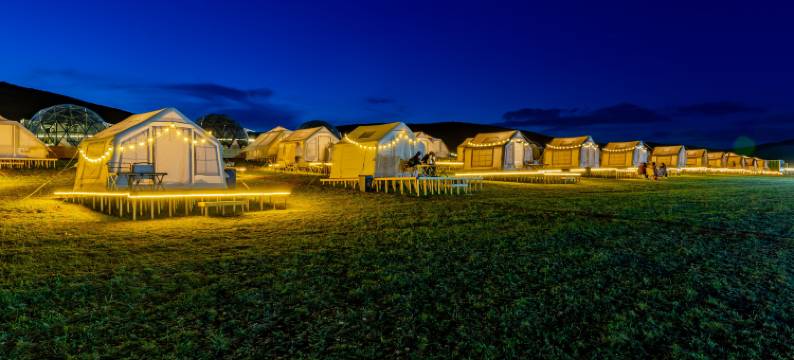 阿斯嘎火山露营地图片