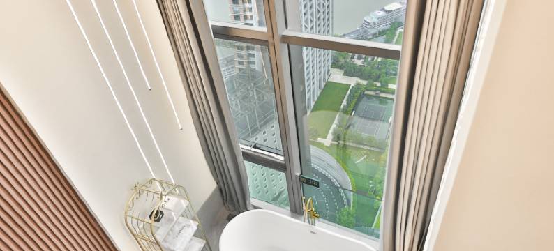 重庆天籁云端高空江景酒店(解放碑来福士广场店)图片