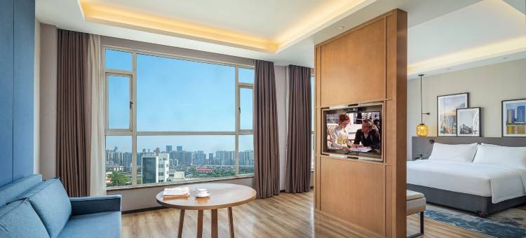 长沙岳麓金融中心华美达酒店图片